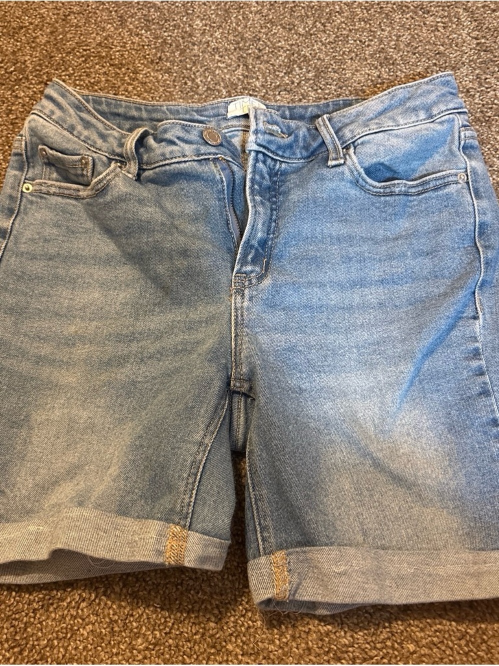 Time and Tru Women's Light Wash Rolled Hem Denim Shorts